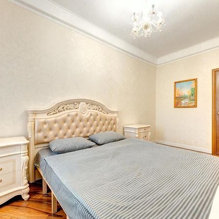 Apartments With 3 Rooms Near Palace Ukraine Κίεβο Εξωτερικό φωτογραφία