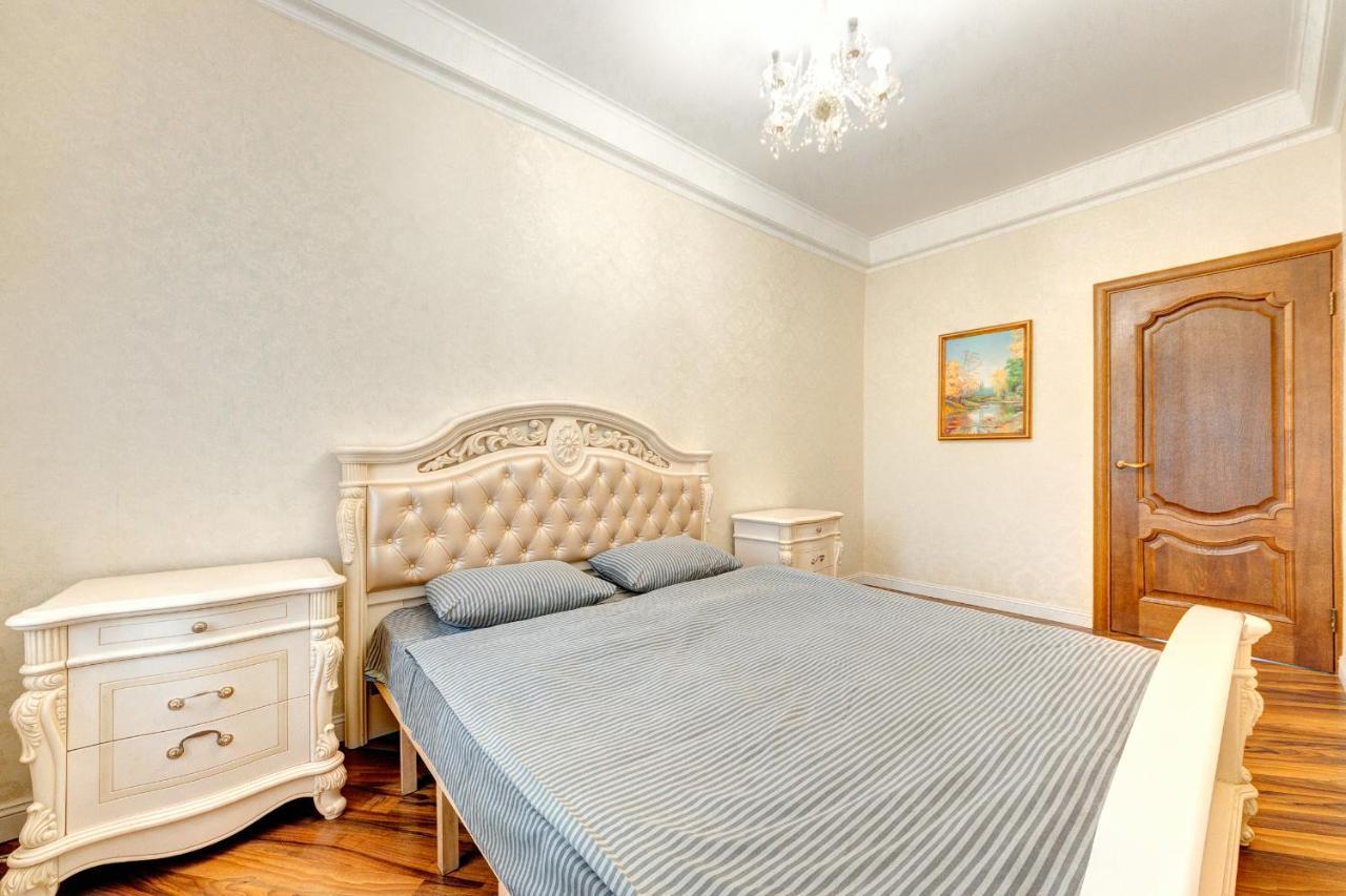 Apartments With 3 Rooms Near Palace Ukraine Κίεβο Εξωτερικό φωτογραφία