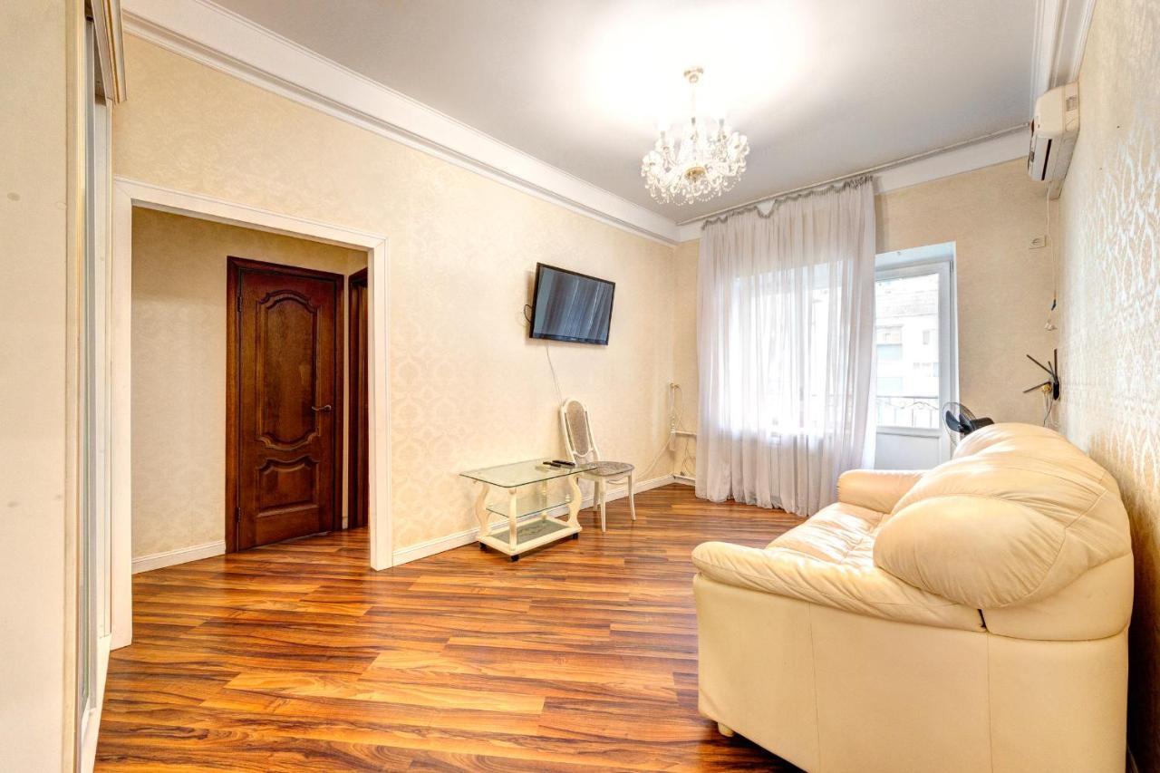 Apartments With 3 Rooms Near Palace Ukraine Κίεβο Εξωτερικό φωτογραφία