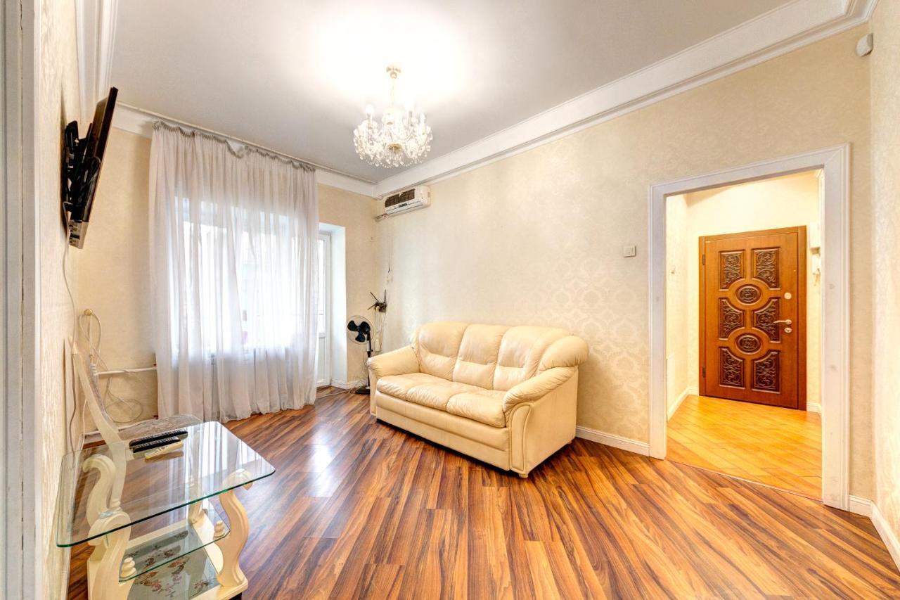 Apartments With 3 Rooms Near Palace Ukraine Κίεβο Εξωτερικό φωτογραφία