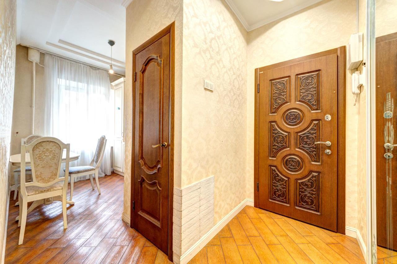 Apartments With 3 Rooms Near Palace Ukraine Κίεβο Εξωτερικό φωτογραφία